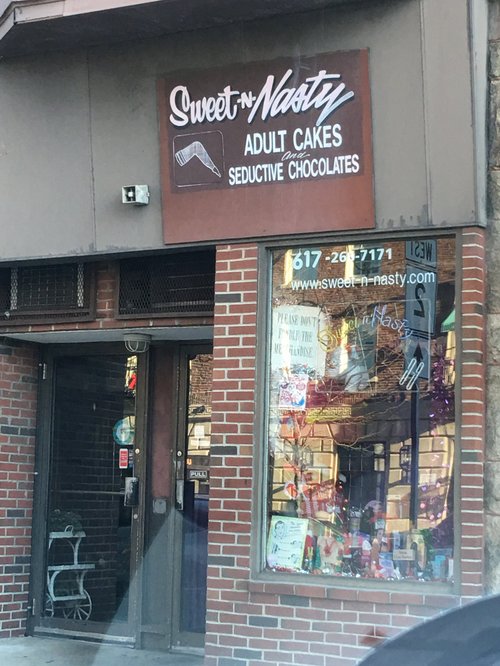 Sweet-n-Nasty adult cakes and chocolates shop